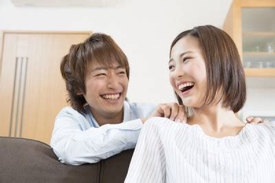 肩 を 揉ん で くる 男性 心理|【男女別】肩を組む心理大全集｜関係別で変わる本音＆脈あり.